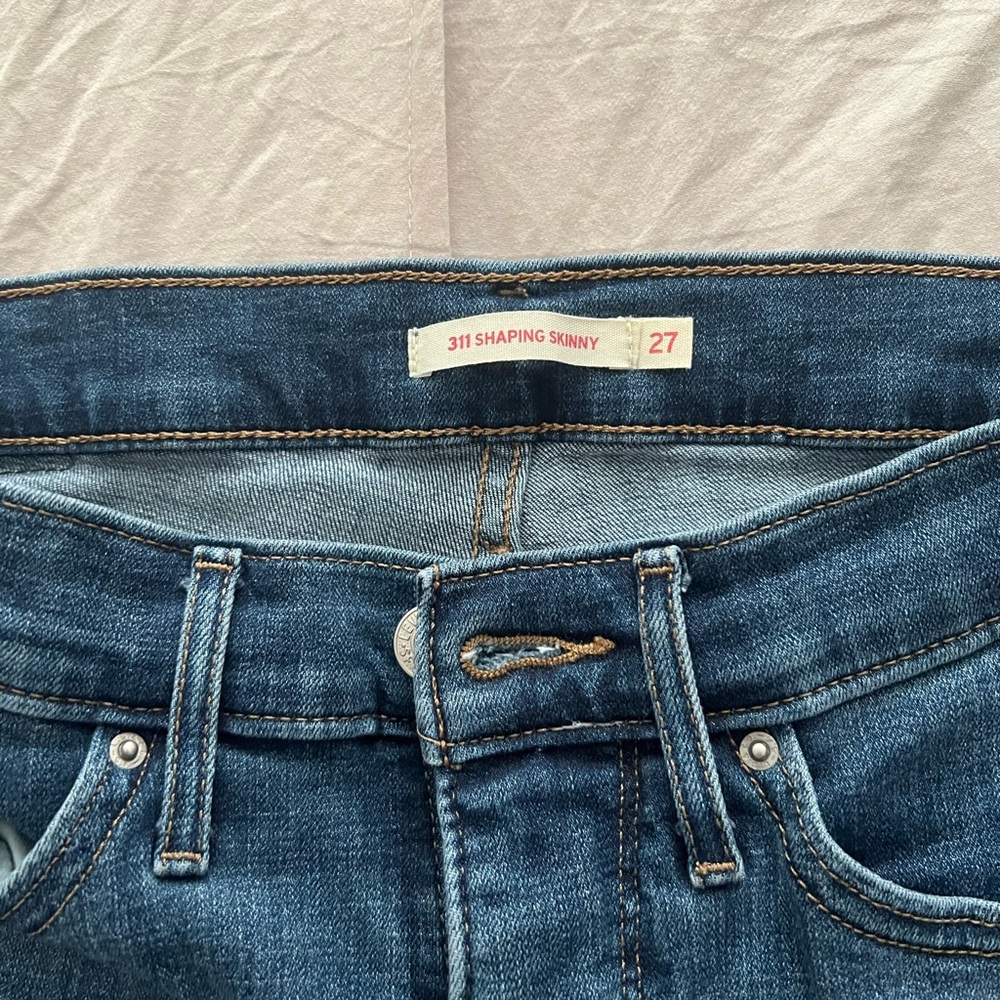 Levi’s - Picture 4 of 5